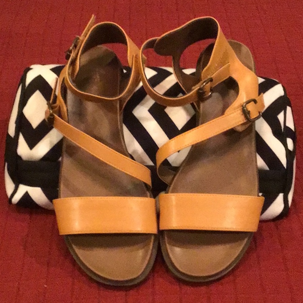 Sz.9 True Craft Double Buckle Mustard Yellow Sandals